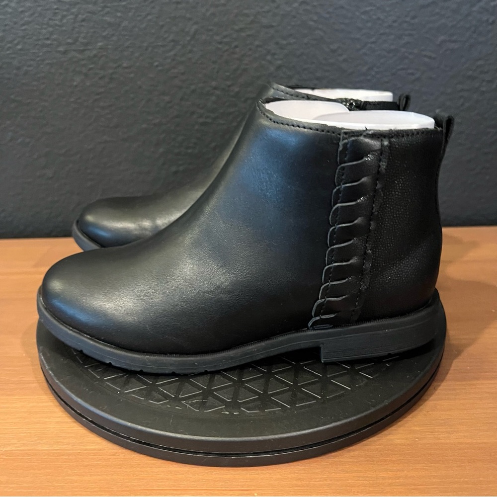 Stride Rite Girls Solid Black Memory Foam Side Zip Carolyn Big Kid Booties 1 M